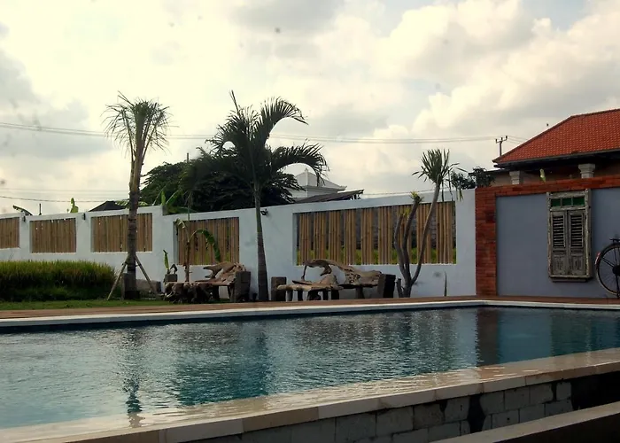 Padi Padi Luxury Hotel 3*